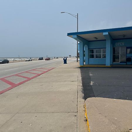 Econo Lodge Galveston Seawall Exterior photo